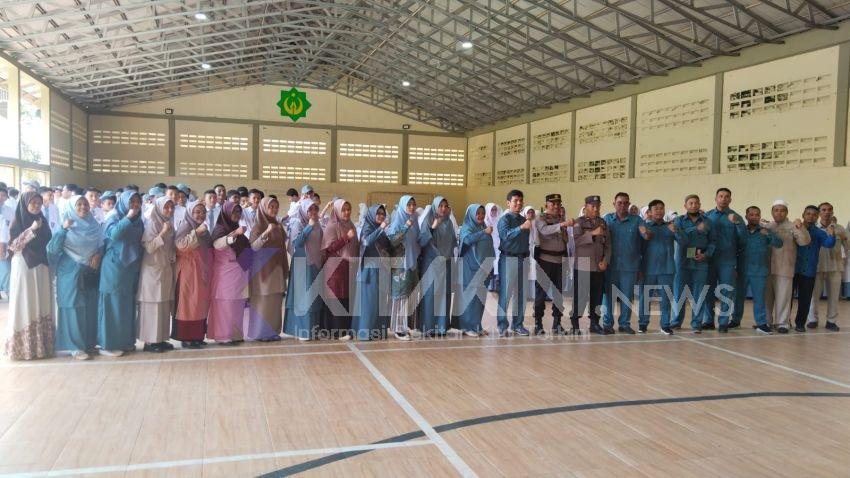 Polres Padangsidimpuan Sosialisasi Bahaya Rokok ke Siswa SMA