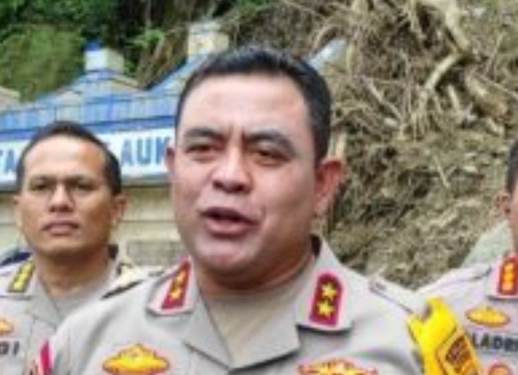 Berikan Rasa Aman Pada Pengendara Jelang Perayaan Natal dan Tahun Baru, Kapolda Tinjau Kawasan Longsor Di jalur Medan-Berastagi