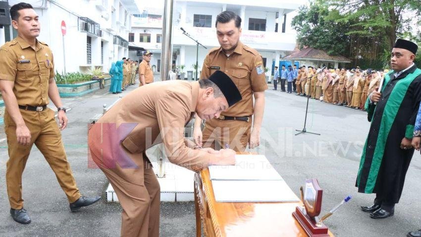 Sekda Pimpin Pengambilan Sumpah Janji PNS di Lingkungan Pemko Binjai