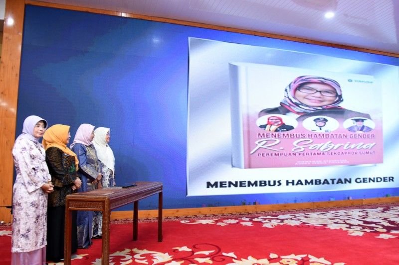 Pemprov Sumut Luncurkan Buku Sekdaprov Sumut Perempuan Pertama R Sabrina