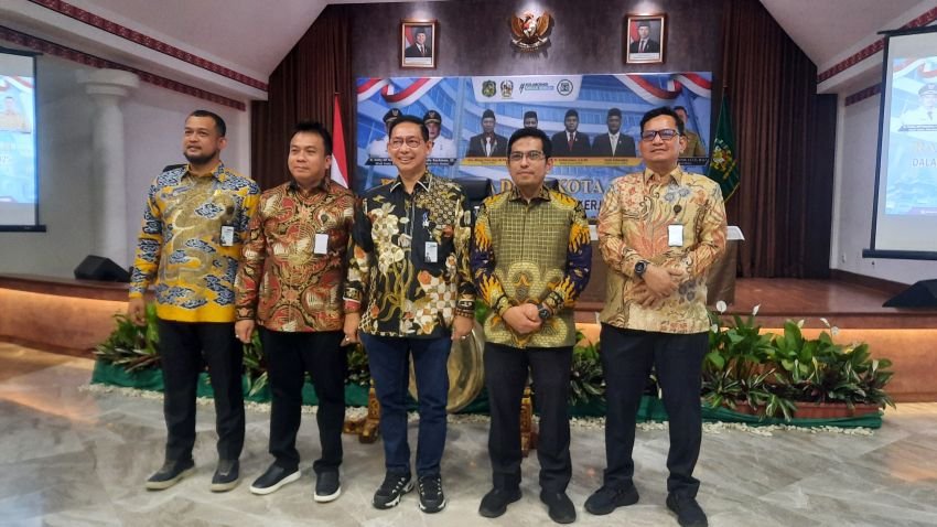 Anggota DPRD Kota Medan Rapat Kerja di Niagara