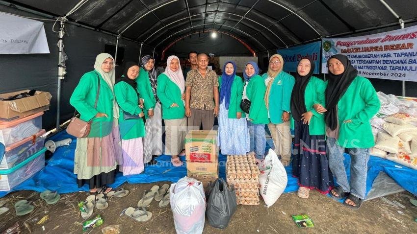 PC Fatayat NU Tapsel Salurkan Bantuan Bahan Makanan ke Korban Banjir