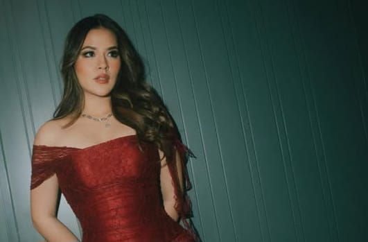 Malam Tahun Baru, Raisa Ajak Anak ke Prambanan