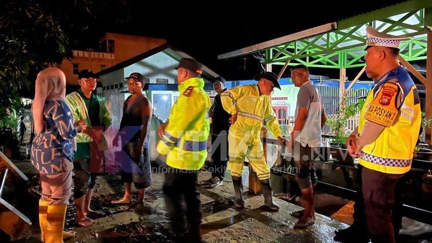 Kapolres Padangsidimpuan Tinjau Lokasi Banjir Dua Desa