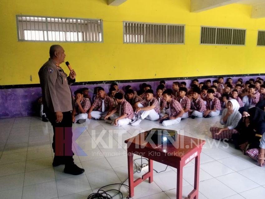 Kasat Binmas Polres Langkat Edukasi Pelajar SMA tentang Perilaku Remaja