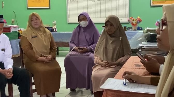 Ombudsman Sumut Sayangkan Siswa SD Dihukum Belajar di Lantai