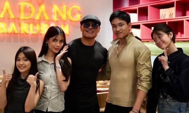Deddy Corbuzier Buka Restoran Padang