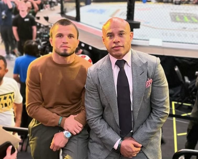 Umar Nurmagomedov Jalani Operasi Tangan, Targetkan Kembali Bertarung Musim Panas Mendatang