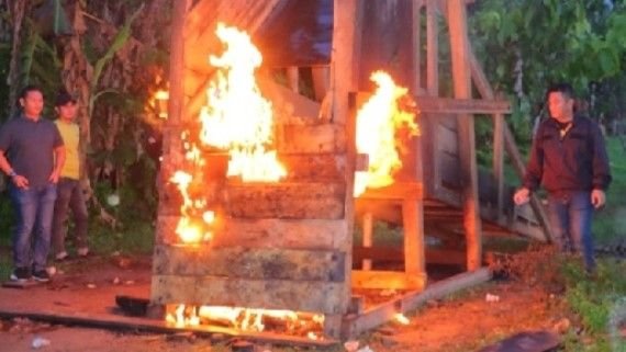 Polres Madina Hentikan Operasional dan Bakar Tambang Emas Ilegal