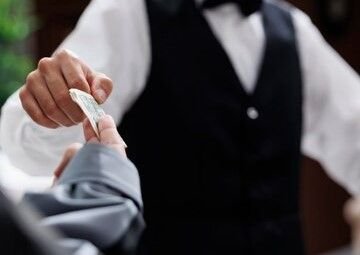 Beri Tip Staf Hotel Puluhan Ribu Sudah Wajar: Jangan Berlebihan