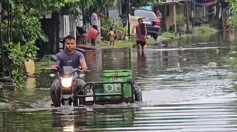 1 Jam Diguyur Hujan, Jalan di Medan Labuhan Terendam
