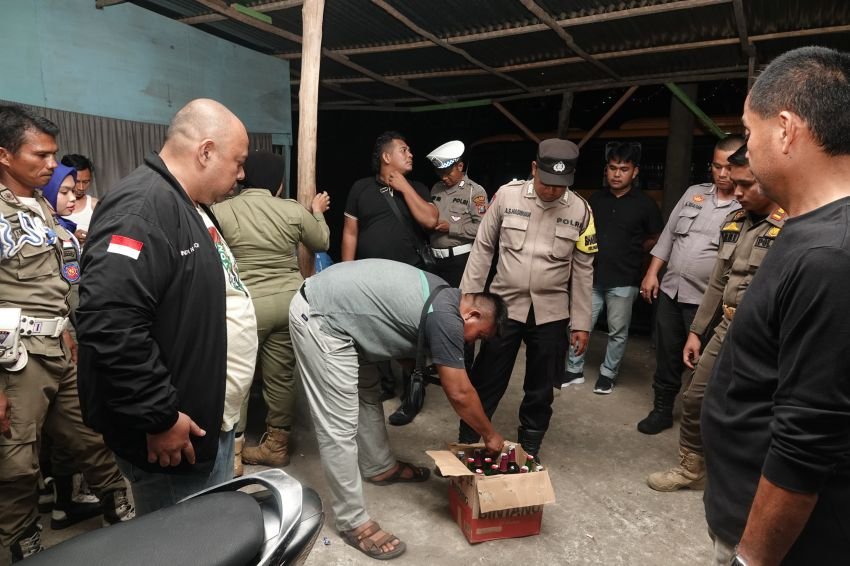 Polsek Padang Bolak Amankan 7 Wanita Diduga LC dan Minuman Keras dalam Razia Pekat