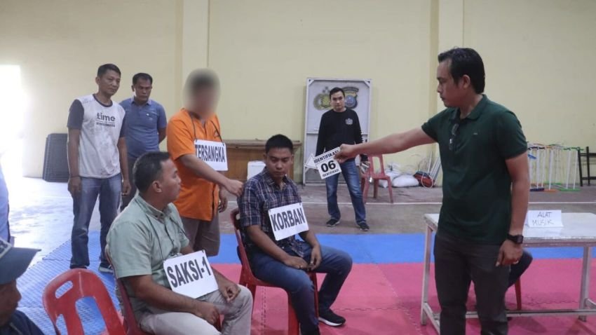 Rekonstruksi Kasus Pembunuhan di Sawit Seberang, Polsek Padangtualang Peragakan 12 Adegan