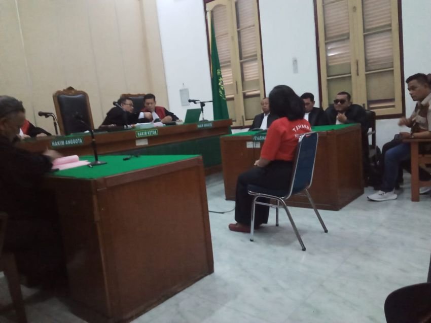 Terdakwa Penistaan Agama, Ratu Entok Dituntut 4,5 Tahun Penjara