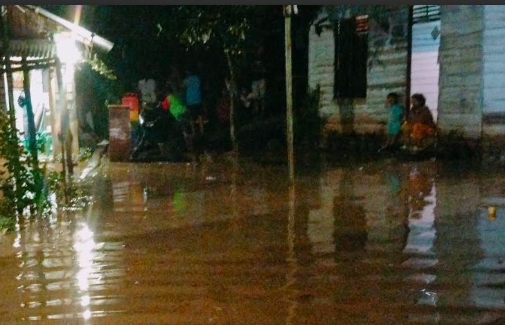 Belasan Rumah di Padangsidimpuan Terendam Banjir, Warga Kesulitan