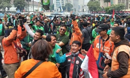 Pemerintah Tetapkan THR untuk Pengemudi Ojol Gojek dan Grab Mulai 2025, Ini Syarat dan Besarannya