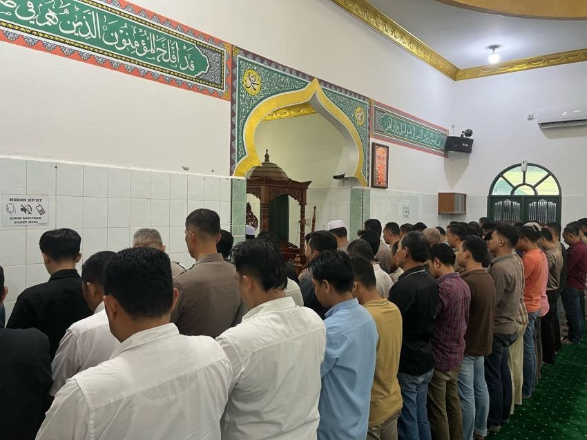 Polrestabes Medan Gelar Sholat Ghoib untuk Prajurit Bhayangkara Polda Lampung yang Gugur dalam Tugas