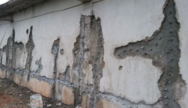 Penyebab Dinding Rumah Keropos Setelah Pengecoran dan Solusi Tepat Mengatasinya