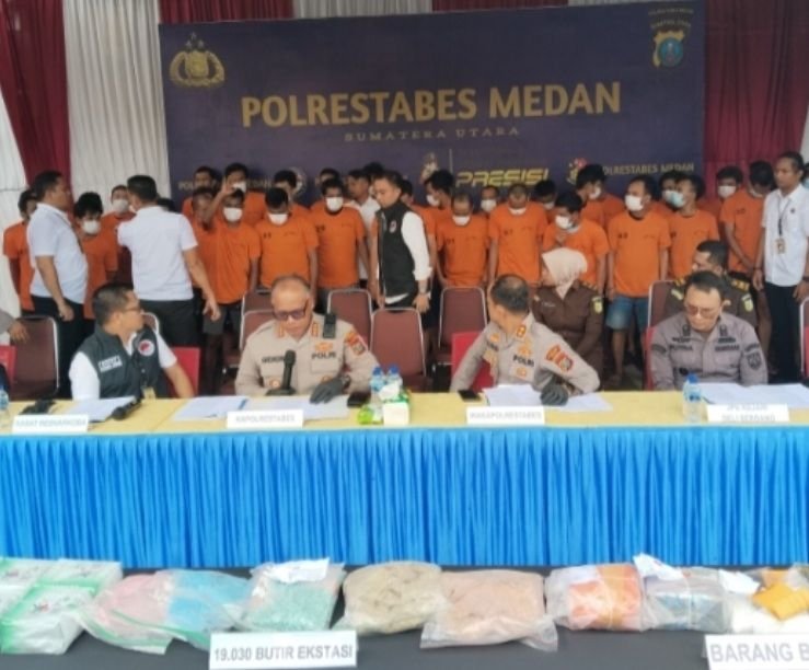 Polisi Bakar 12 Kg Sabu dan 19 Ribu Pil Ekstasi, Bukti Serius Perangi Narkoba
