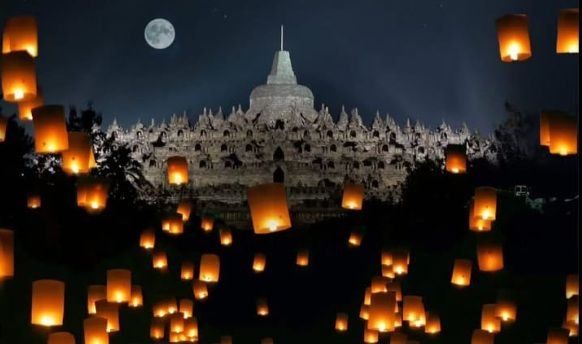 Borobudur Penuh Sesak, Ribuan Pengunjung Hadiri Waisak 2025