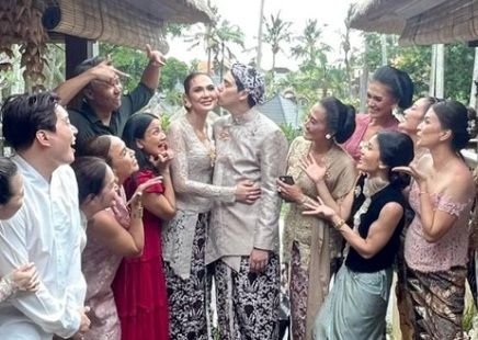 Luna Maya Menikah, Akad Suci Digelar Sakral di Bali dengan Sentuhan Adat Jawa