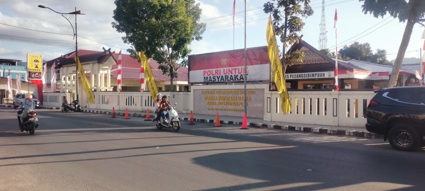 Minta Uang Lapak Rp10 Ribu, Preman Bacok Tukang Bakso di Depan Sekolah