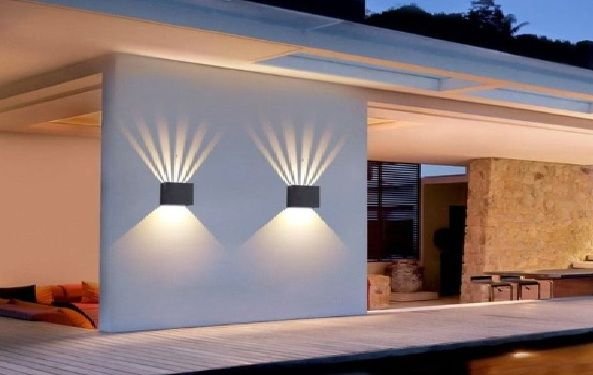 7 Jenis Lampu Teras Ini Bikin Tampilan Rumah Kian Menawan