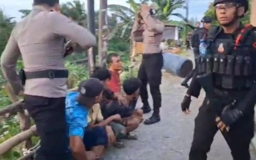 Dikira Kosong, Pabrik Kaca Dijarah Ramai-Ramai,Puluhan Warga Ditangkap Termasuk Eks TNI